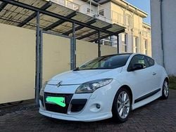 Weiß Gebraucht 2010 Renault Mégane Coupé Coupé | 3.500 € (Fairer Preis)