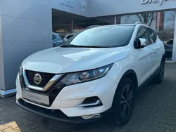 Weiß Gebraucht 2018 Nissan Qashqai N-Connecta SUV | 16.990 € (Fairer Preis)