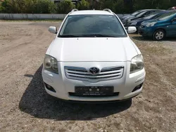 Weiß Gebraucht 2008 Toyota Avensis Travel Kombi | 1.000 € (Superpreis)