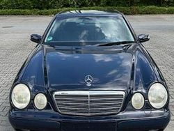 Schwarz Gebraucht 2000 Mercedes E270 Limousine | 4.000 € (Superpreis)