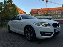Weiß Gebraucht 2015 BMW 220 Sport Line Coupé | 11.900 € (Fairer Preis)