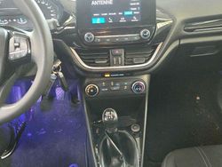 Weiß Gebraucht 2017 Ford Fiesta Kleinwagen | 6.300 € (Fairer Preis)