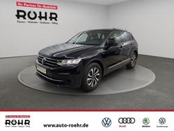 Deep black perleffekt Gebraucht 2021 VW Tiguan Active SUV | 23.170 € (Guter Preis)