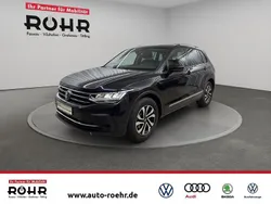 Deep black perleffekt Gebraucht 2021 VW Tiguan Active SUV | 23.940 € (Fairer Preis)