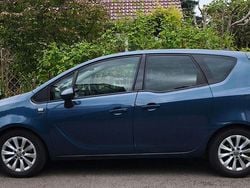 Blau Gebraucht 2016 Opel Meriva Active Van / Kleinbus | 11.000 € (Etwas zu teuer)