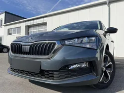 Grau quarzgrau Gebraucht 2020 Skoda Scala Drive Kleinwagen | 21.990 € (Etwas zu teuer)