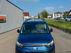 Blau Gebraucht 2024 Fiat Doblò Van / Kleinbus | 18.099 € (Fairer Preis)