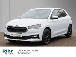 Weiß Gebraucht 2022 Skoda Fabia Style Limousine | 16.480 € (Fairer Preis)