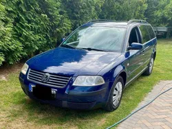 Blau Gebraucht 2001 VW Passat Basis Kombi | 999 € (Guter Preis)