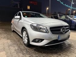 Silber Gebraucht 2014 Mercedes A200 Kleinwagen | 13.999 € (Fairer Preis)