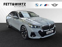 Brooklyn grau metallic Gebraucht 2024 BMW 530e M Sport Limousine | 67.799 €