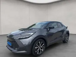 Grau Gebraucht 2024 Toyota C-HR SUV | 30.490 € (Etwas zu teuer)