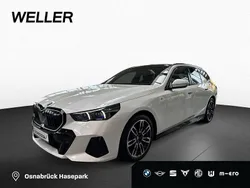 Weiß Gebraucht 2024 BMW 540 M Sport Limousine | 69.450 €