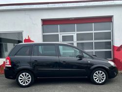 Schwarz Gebraucht 2013 Opel Zafira Family Van / Kleinbus | 3.999 € (Guter Preis)