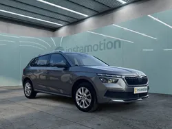 Grau Gebraucht 2024 Skoda Kamiq Ambition SUV | 24.079 € (Fairer Preis)