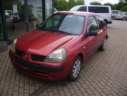 Rot Gebraucht 2005 Renault Clio II Authentique Limousine | 1.899 € (Fairer Preis)
