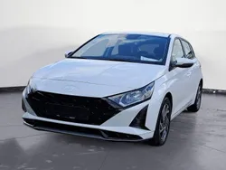Weiß Neu 2025 Hyundai i20 Trend Limousine | 22.777 € (Fairer Preis)