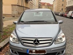 Silber Gebraucht 2006 Mercedes B150 Van / Kleinbus | 4.200 € (Fairer Preis)