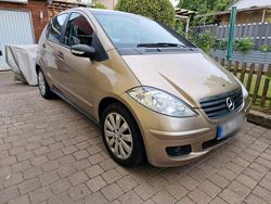 Gold Gebraucht 2007 Mercedes A150 Kleinwagen | 1.600 €