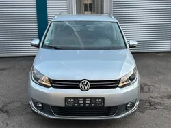 Silber Gebraucht 2015 VW Touran Highline Van / Kleinbus | 10.990 €