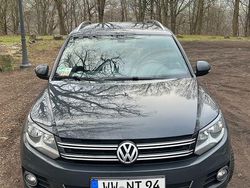 Grau Gebraucht 2015 VW Tiguan LOUNGE SUV | 12.950 € (Fairer Preis)