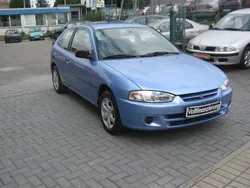 Blau metallic Gebraucht 2000 Mitsubishi Colt Van / Kleinbus | 1.390 €