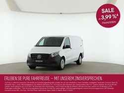Weiß Gebraucht 2024 Mercedes Vito Van / Kleinbus | 32.106 € (Fairer Preis)