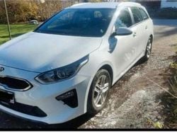 Weiß Gebraucht 2021 Kia Ceed Sportswagon Vision Kombi | 15.000 € (Guter Preis)