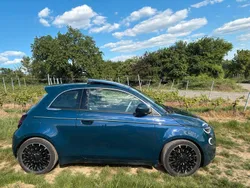 Grün Gebraucht 2022 Fiat 500e Kleinwagen | 17.700 €