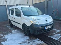 Weiß Gebraucht 2010 Renault Kangoo Limousine | 2.700 € (Teuer)