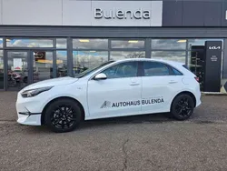 (wd) cararraweiss Gebraucht 2024 Kia Ceed Vision Limousine | 21.990 € (Fairer Preis)