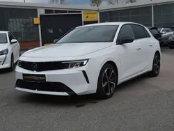 Jade weiss/arktis weiss Gebraucht 2023 Opel Astra Limousine | 21.900 € (Guter Preis)