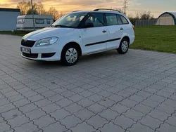 Weiß Gebraucht 2013 Skoda Fabia Kombi | 2.400 € (Fairer Preis)