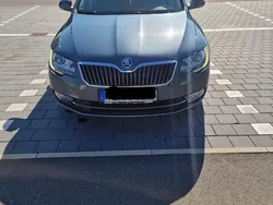 Grün Gebraucht 2015 Skoda Superb Exclusive Kombi | 10.000 € (Fairer Preis)