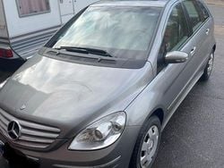Grau Gebraucht 2006 Mercedes B170 Van / Kleinbus | 3.150 € (Guter Preis)