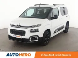 Weiß Gebraucht 2021 Citroën Berlingo Feel Van / Kleinbus | 19.250 € (Etwas zu teuer)