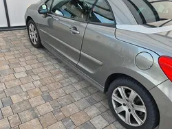 Grau Gebraucht 2008 Peugeot 207 CC Cabrio | 2.600 € (Guter Preis)