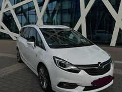 Weiß Gebraucht 2016 Opel Zafira Tourer Innovation Van / Kleinbus | 12.950 €