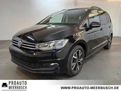 Deep black perleffekt Gebraucht 2023 VW Touran Comfortline Van / Kleinbus | 34.999 € (Etwas zu teuer)