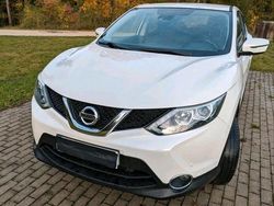 Weiß Gebraucht 2015 Nissan Qashqai SUV | 11.300 € (Fairer Preis)