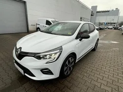 Weiß Gebraucht 2023 Renault Clio V Evolution Limousine | 13.377 € (Fairer Preis)
