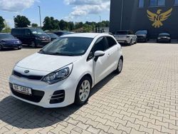 Weiß Gebraucht 2016 Kia Rio DREAM-TEAM Edition Kleinwagen | 6.990 € (Guter Preis)