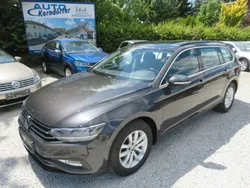 Grau Gebraucht 2022 VW Passat Business Kombi | 16.950 € (Fairer Preis)