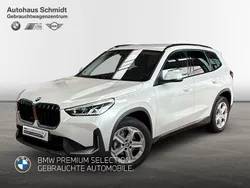 Mineralweiß Gebraucht 2024 BMW X1 Comfort Edition SUV | 36.440 € (Guter Preis)