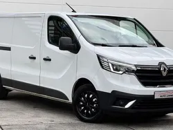 Weiß Gebraucht 2022 Renault Trafic Komfort Van | 26.500 €