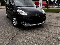 Schwarz Gebraucht 2015 Peugeot Partner Van | 6.400 €