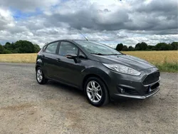 Grau Gebraucht 2016 Ford Fiesta SYNC Edition Kleinwagen | 5.900 € (Fairer Preis)