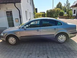 Grau Gebraucht 2002 VW Passat Comfortline Limousine | 2.100 € (Fairer Preis)