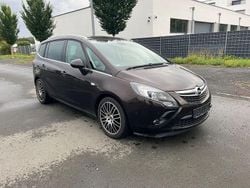 Braun Gebraucht 2016 Opel Zafira Tourer Business Innovation Van / Kleinbus | 8.900 € (Fairer Preis)