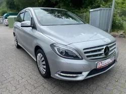 Silber Gebraucht 2014 Mercedes B200 Van / Kleinbus | 14.950 € (Fairer Preis)